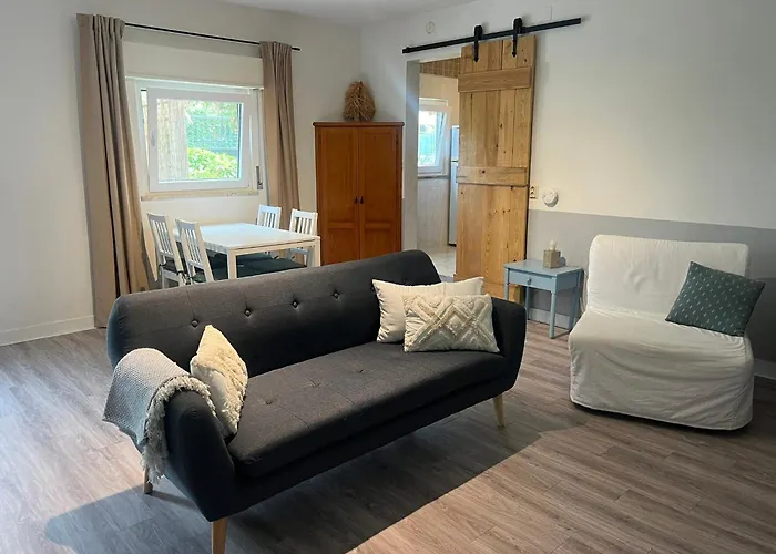 Casa Flores Leiria Silvercoast Portugal Monte Redondo